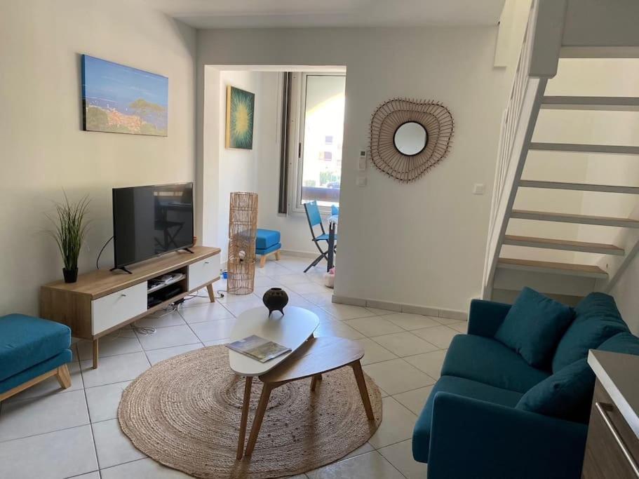 Ravissant T3 En Duplex Proche Mer Ла Лонд-ле-Мор Екстериор снимка